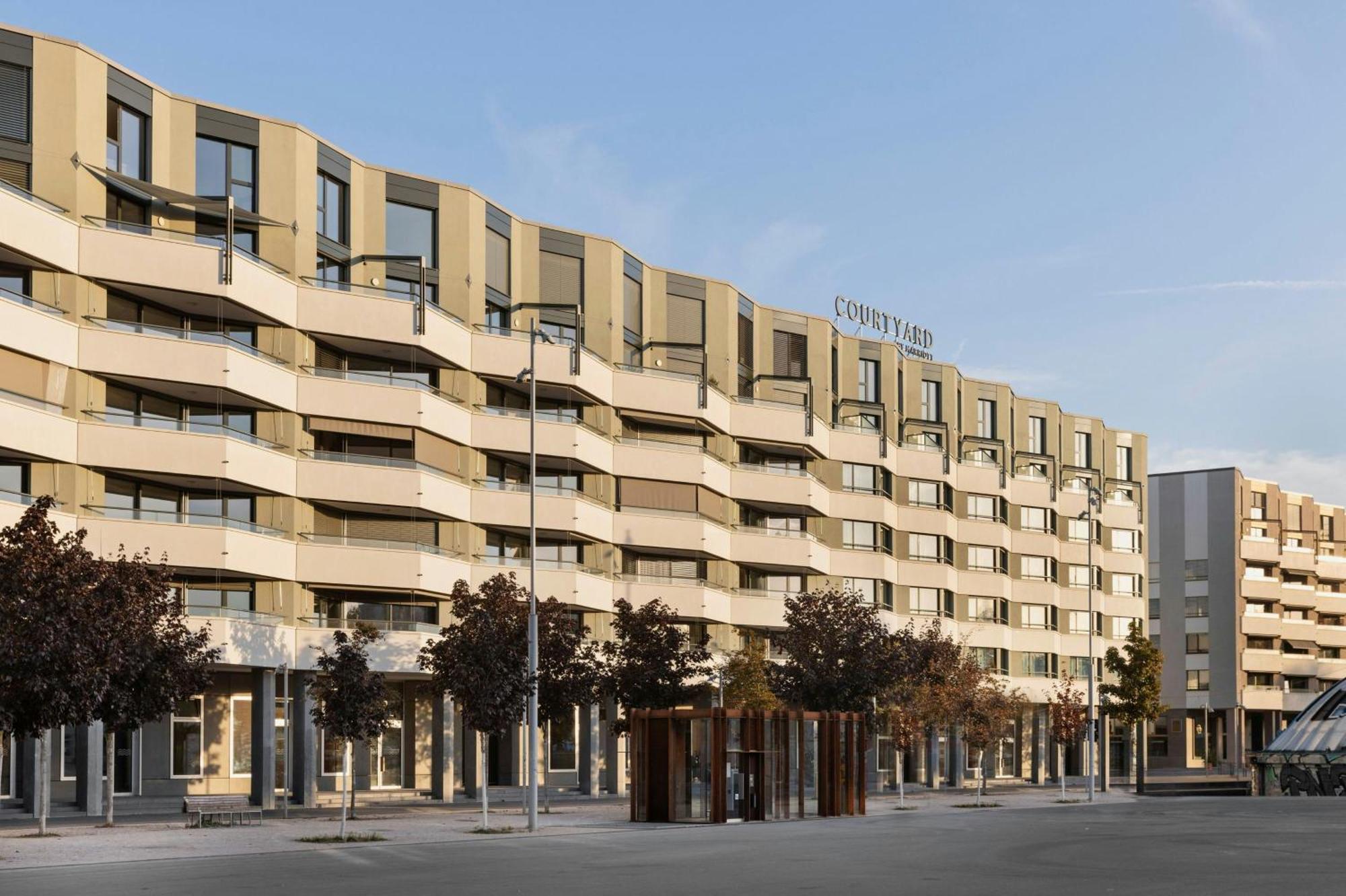 فندق Courtyard By Marriott Biel Bienne المظهر الخارجي الصورة